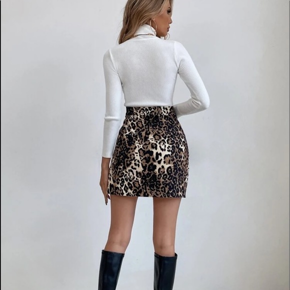 MULTICOLORED ZIP UP LEOPARD 🐆 SKIRT - Picture 2 of 8